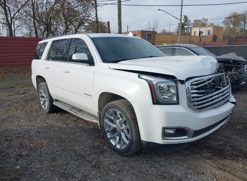 2017 GMC YUKON SLE photo