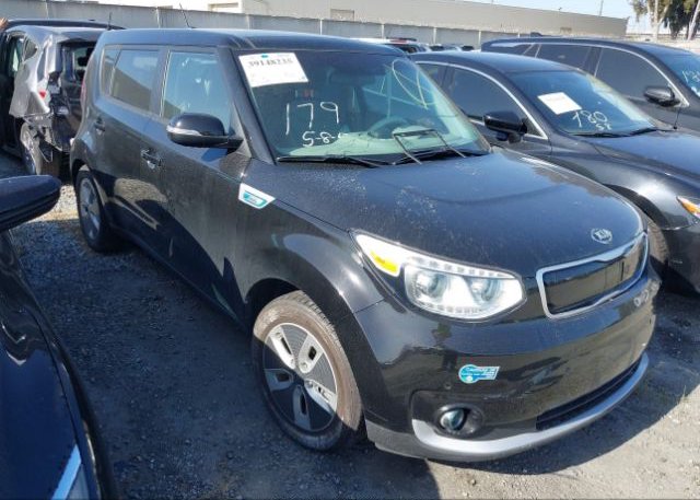 KNDJX3AE8J7032375 2018 KIA SOUL EV