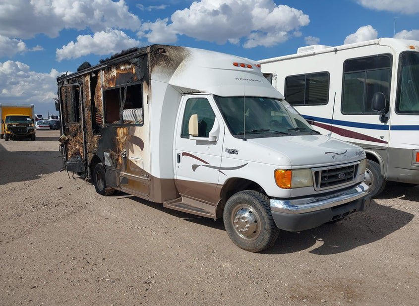 2005 Ford E-350 Cutaway photo