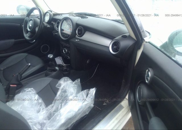 пригнать из сша 2011 MINI COOPER CLUBMAN WMWZF3C55BTX81952