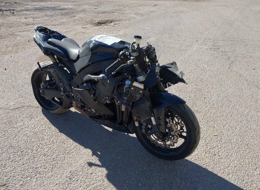 2010 Yamaha Yzfr1 4 photo