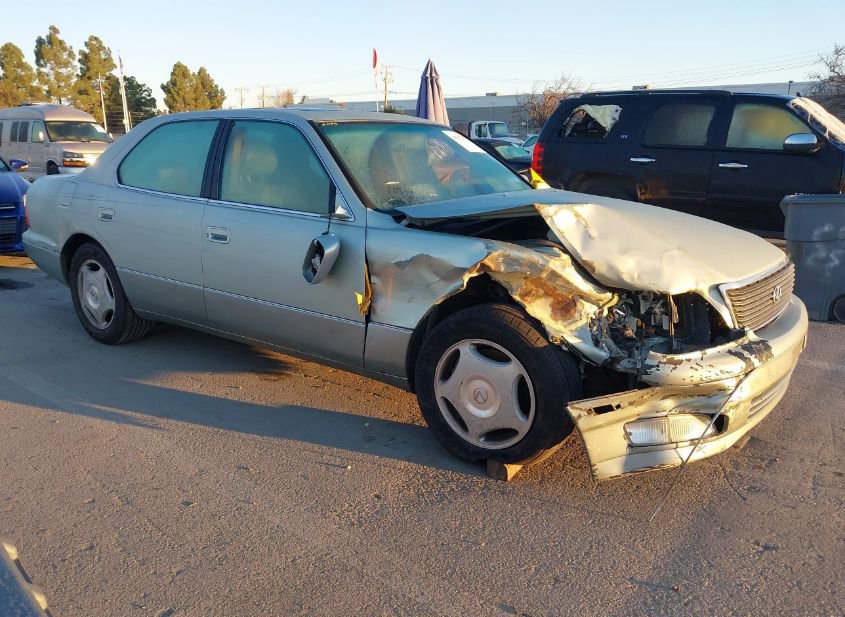 1999 LEXUS LS 400 photo