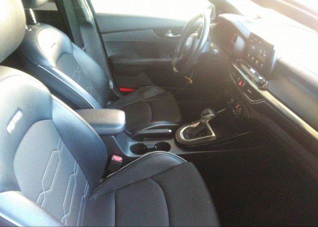 2021 KIA FORTE(VIN: 3KPF34AD5ME306103