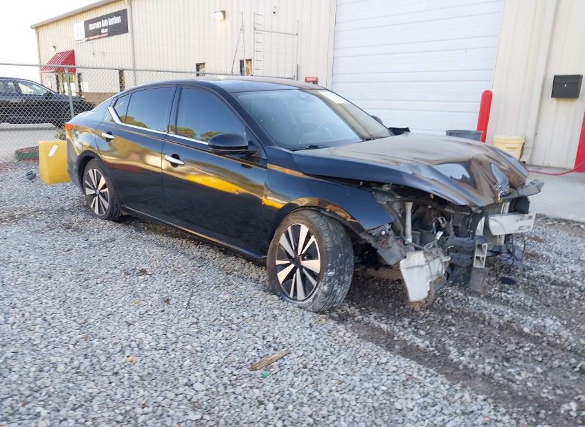 2020 NISSAN ALTIMA SL FWD photo