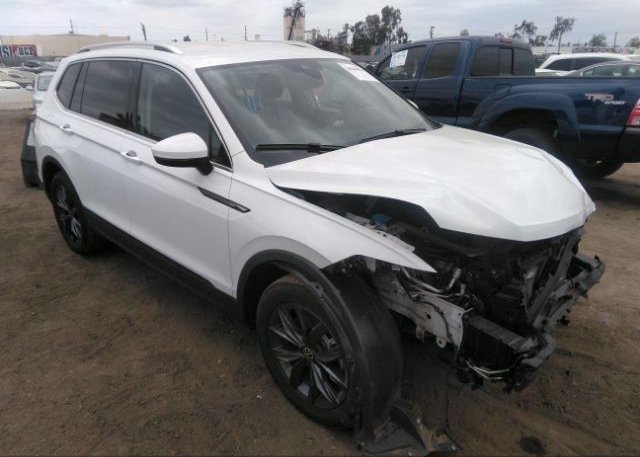 2022 VOLKSWAGEN TIGUAN (VIN: 3VV3B7AX3NM035889)