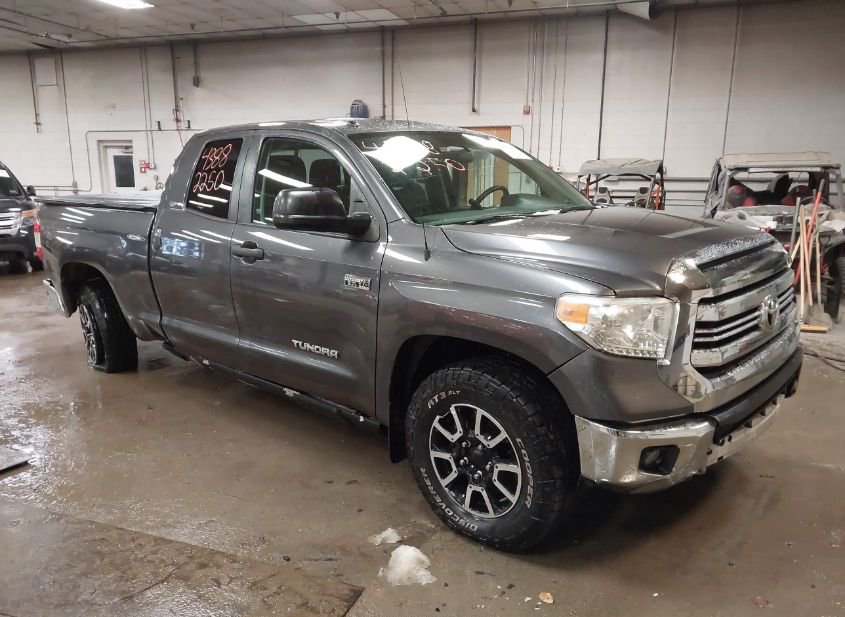 2017 TOYOTA TUNDRA SR5 5.7L V8 photo