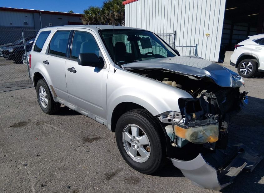 2010 FORD ESCAPE XLS photo