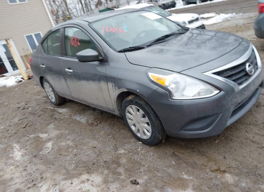 2017 Nissan Versa 1.6L photo