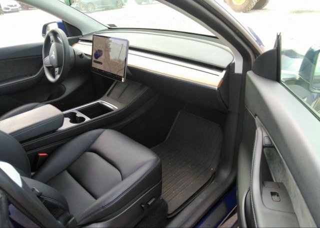2022 TESLA MODEL Y(VIN: 7SAYGDEF0NF372243