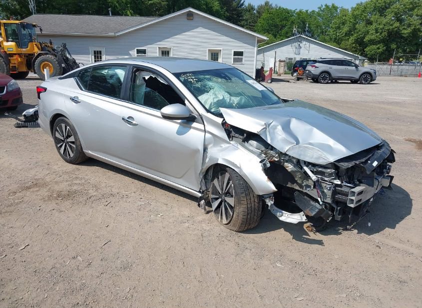 2021 NISSAN ALTIMA SV FWD photo