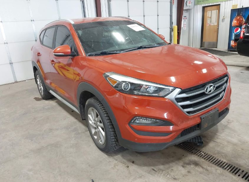 2017 HYUNDAI TUCSON SE PLUS photo