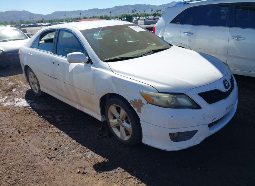2011 TOYOTA CAMRY SE photo