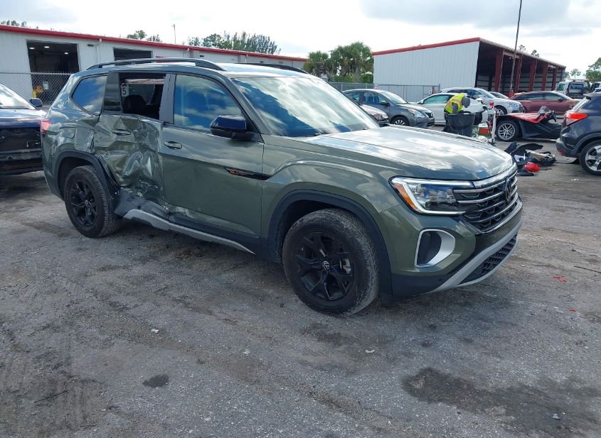 2024 VOLKSWAGEN ATLAS 2.0T PEAK EDITION SE W/TECHNOLOGY photo