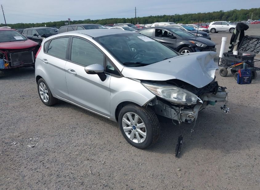 2013 FORD FIESTA SE photo