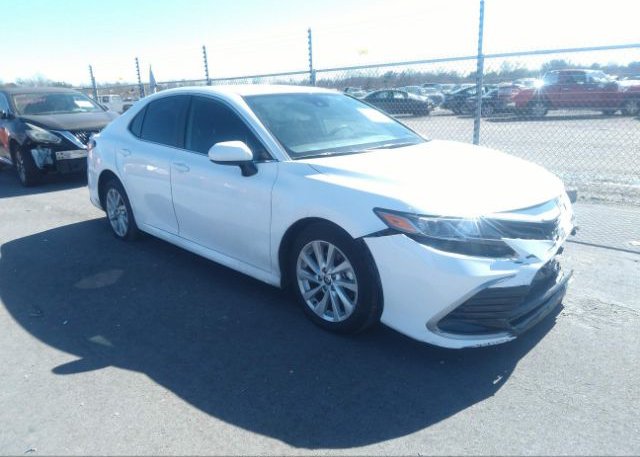 2021 TOYOTA CAMRY (VIN: 4T1C11AK4MU474401)