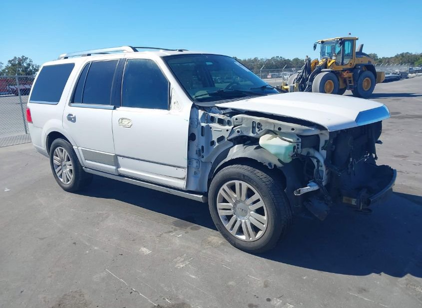 2013 LINCOLN NAVIGATOR photo