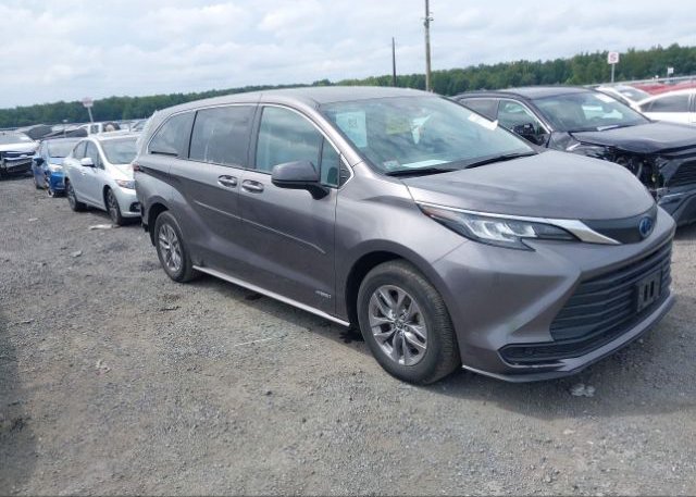 2021 TOYOTA SIENNA (VIN: 5TDKRKEC2MS044632)