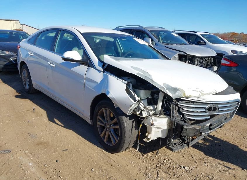 2015 HYUNDAI SONATA SE photo