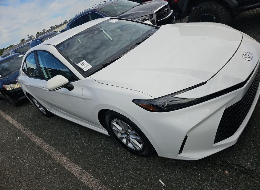 2025 TOYOTA CAMRY LE photo