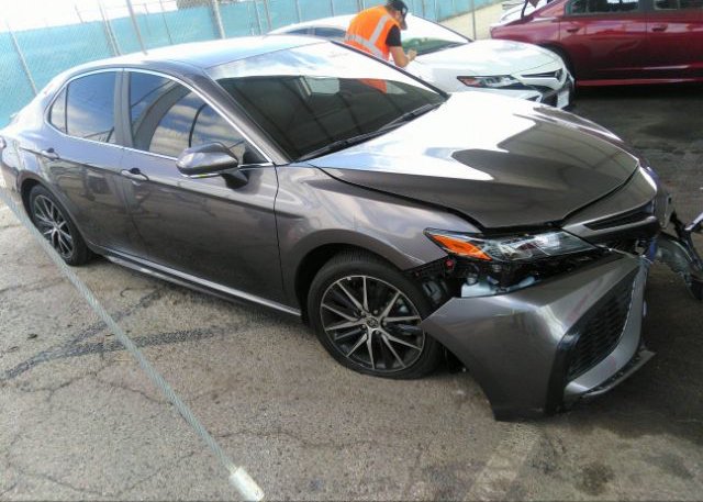 2022 TOYOTA CAMRY (VIN: 4T1T11AK0NU695866)