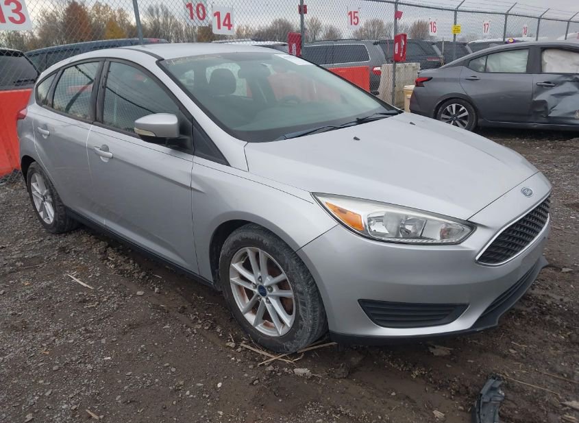 2017 FORD FOCUS SE photo