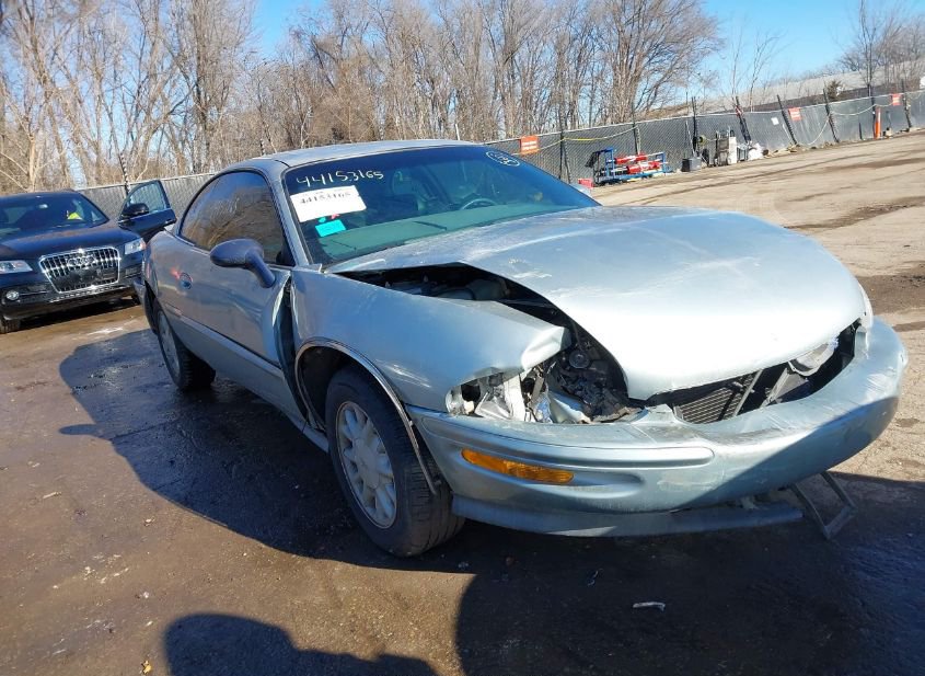 1995 BUICK RIVIERA photo