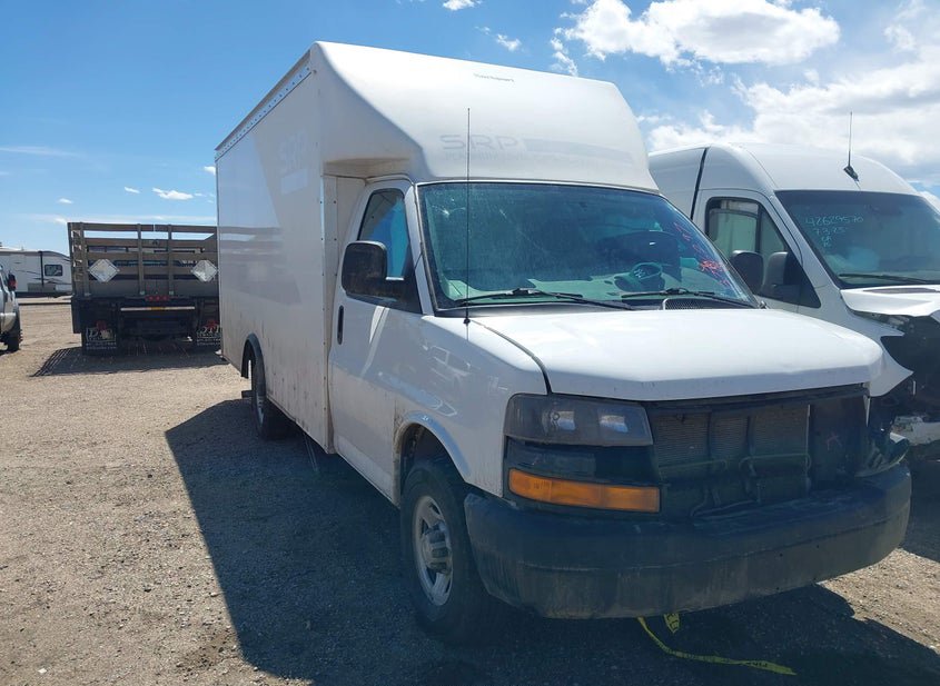 2020 Chevrolet Express Cutaway photo