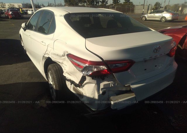 купить 2018 TOYOTA CAMRY JTNB11HK8J3041120