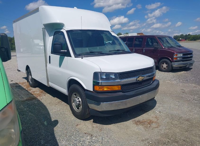 2019 CHEVROLET EXPRESS CUTAWAY WORK VAN photo