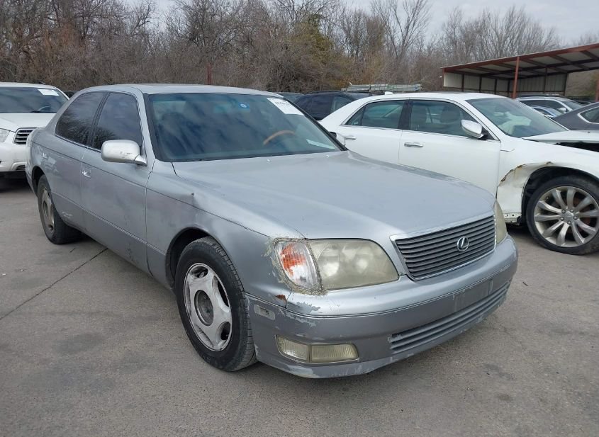 2000 LEXUS LS 400 photo