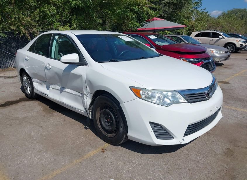 2014 TOYOTA CAMRY L photo