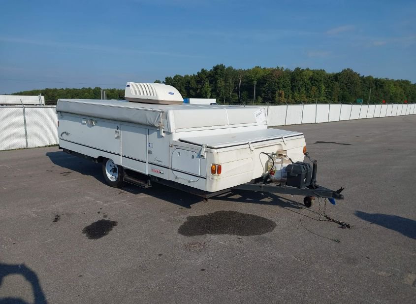 2003 FLEETWOOD LARAMIE photo