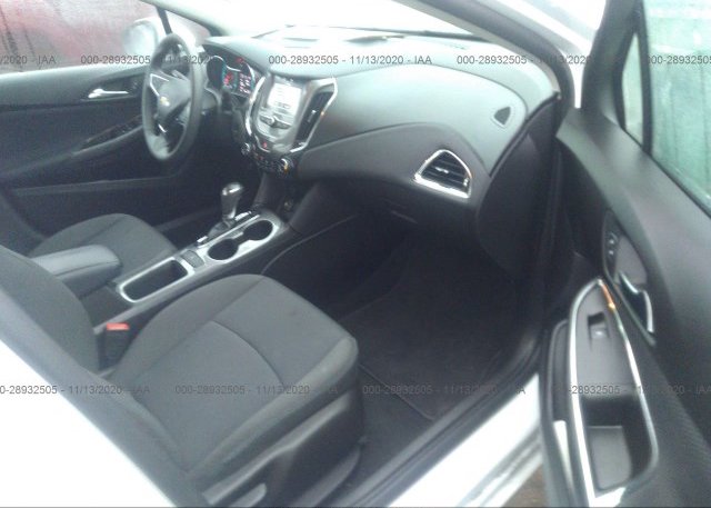 пригнать из сша 2017 CHEVROLET CRUZE 1G1BE5SMXH7149695