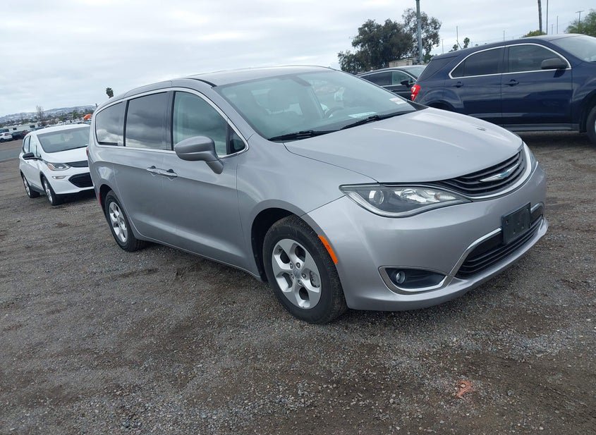 2018 CHRYSLER PACIFICA HYBRID TOURING PLUS photo