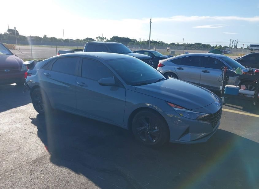 2023 HYUNDAI ELANTRA SEL photo