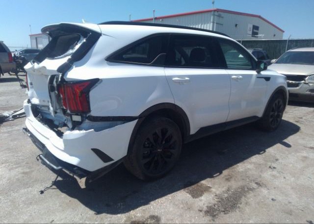 2022 KIA SORENTO(VIN: 5XYRKDLF5NG104834