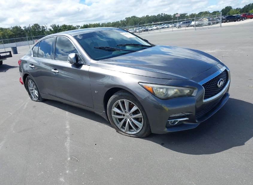 2015 INFINITI Q50 photo