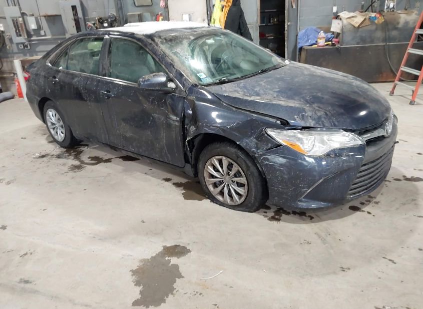 2015 TOYOTA CAMRY LE photo
