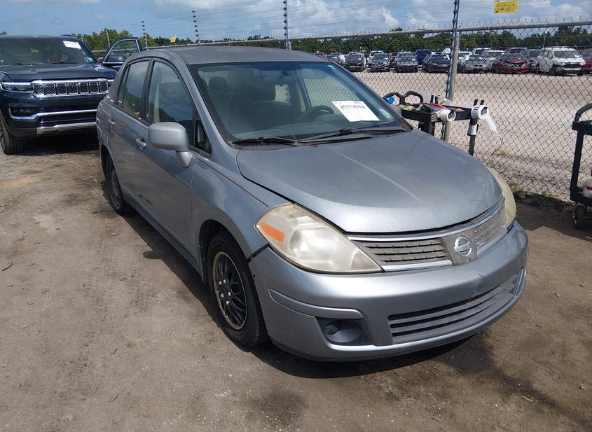 2009 Nissan Versa 1.8L photo