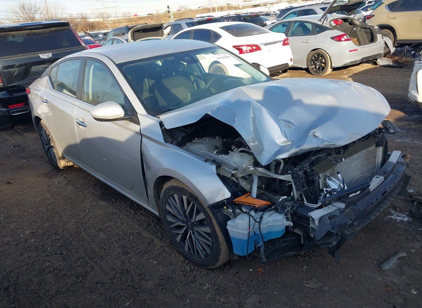 2023 NISSAN ALTIMA SV FWD photo