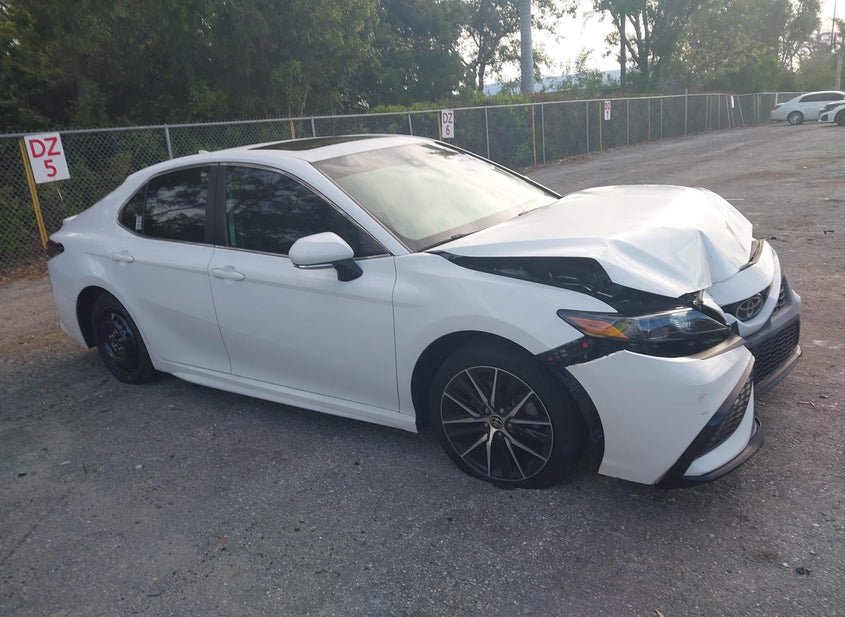 2021 Toyota Camry 2.5L photo
