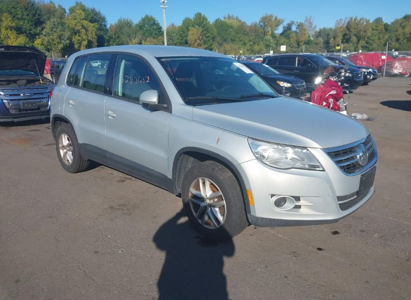 2011 VOLKSWAGEN TIGUAN S photo