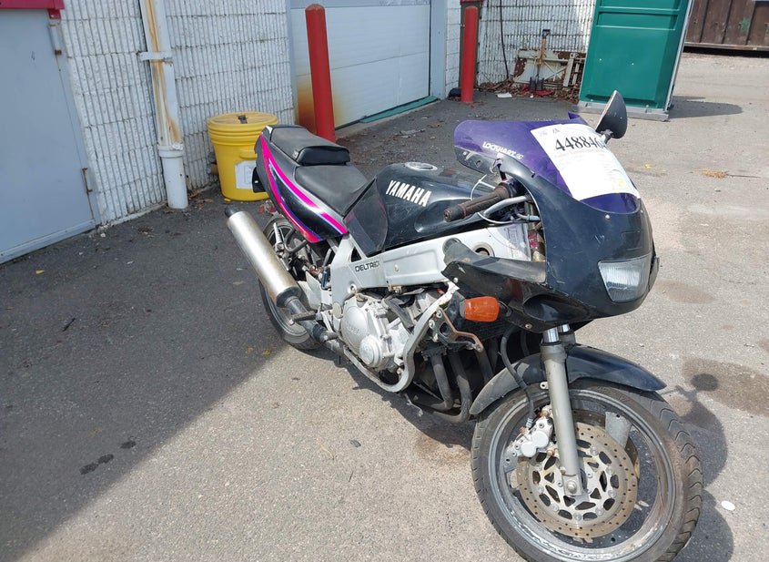 1991 Yamaha Fzr600 4 photo