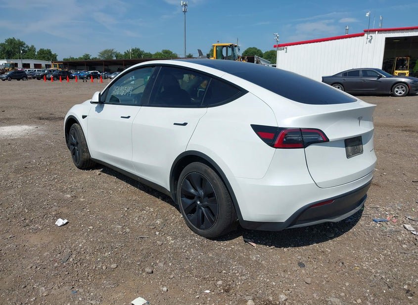 2025 Tesla Model Y EL(VIN: 7SAYGDEE8SF245260