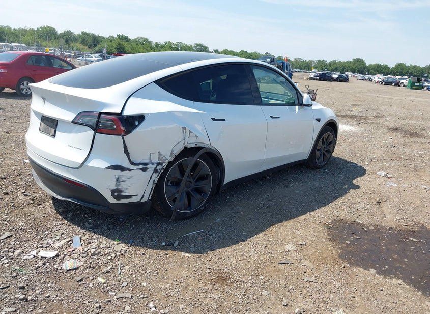 2025 Tesla Model Y EL(VIN: 7SAYGDEE8SF245260