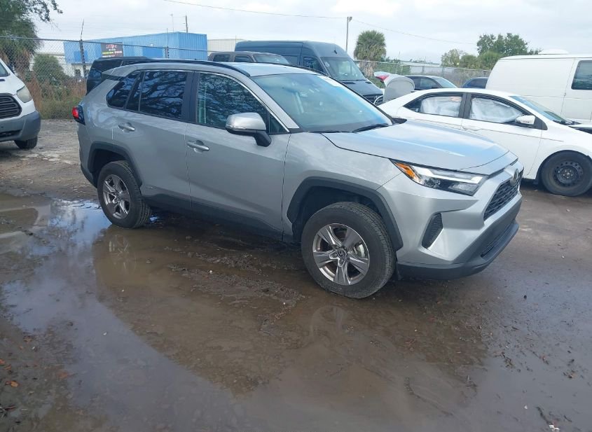 2025 TOYOTA RAV4 HYBRID XLE photo