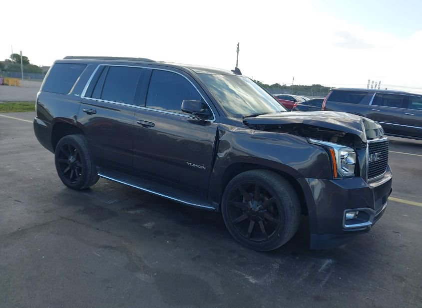 2018 GMC YUKON SLE photo