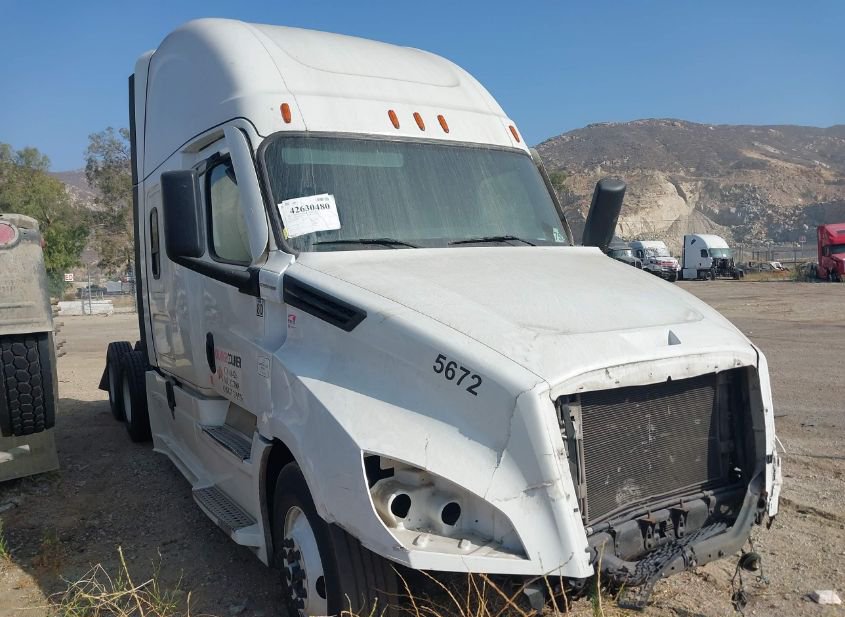 2020 FREIGHTLINER NEW CASCADIA 126 photo