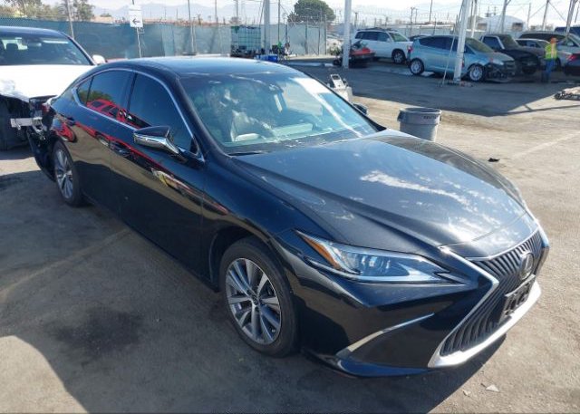 2021 LEXUS ES (VIN: 58ACZ1B18MU095814)