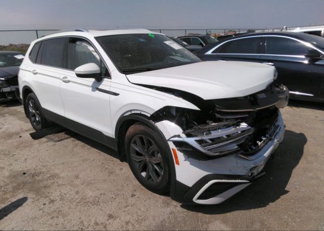 2022 VOLKSWAGEN TIGUAN (VIN: 3VV3B7AX0NM057882)